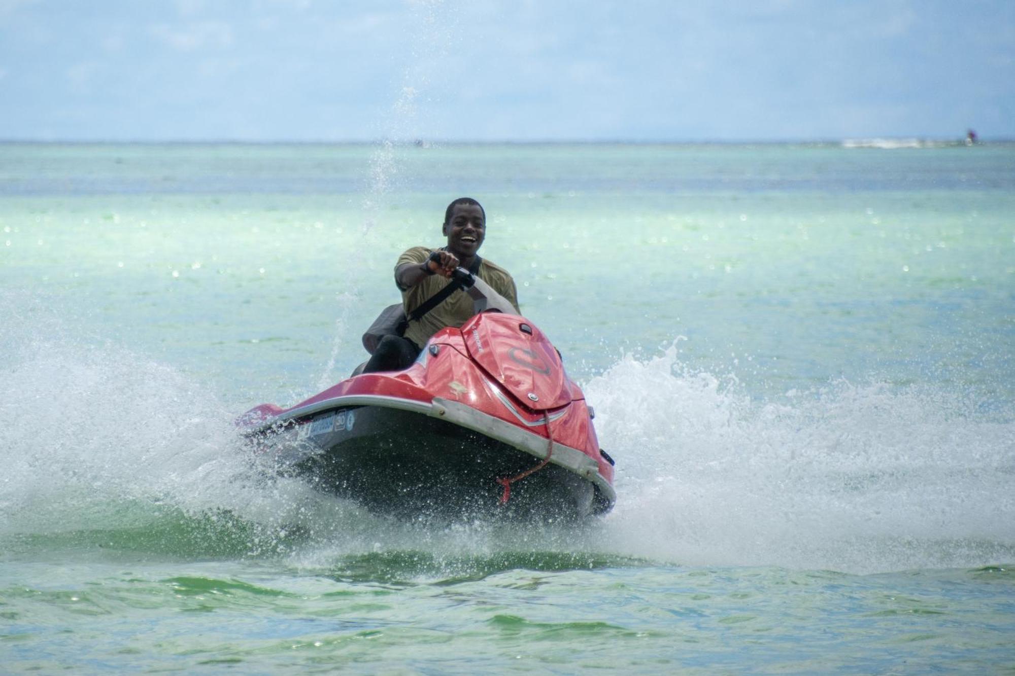Royal Mandarin Hotel & Resort Pwani Mchangani Buitenkant foto