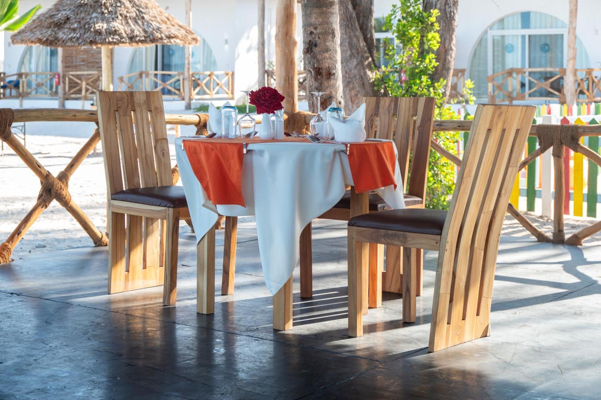 Royal Mandarin Hotel & Resort Pwani Mchangani Buitenkant foto