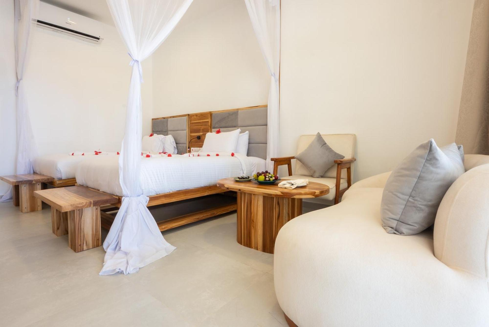 Royal Mandarin Hotel & Resort Pwani Mchangani Buitenkant foto